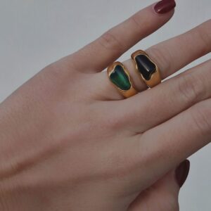 χρυσό δαχτυλίδι με πράσινη και μαύρη φυσική πέτρα ανρινε