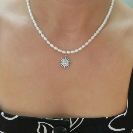 Alternative view of Deilino necklace - Kολιέ με πέρλες και κρεμαστό Ήλιο